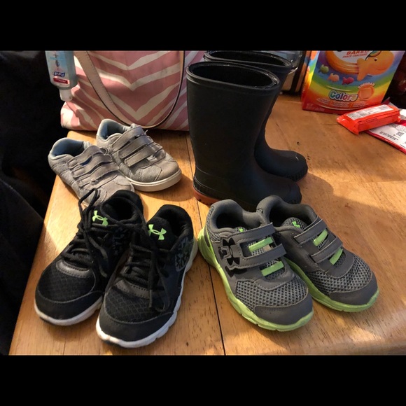 boys under armour velcro shoes